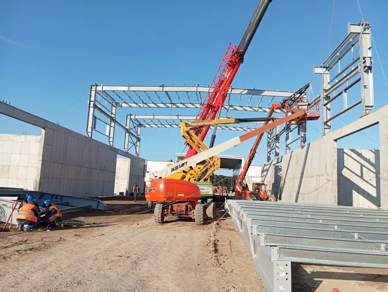Plataforma elevada trabajando 5