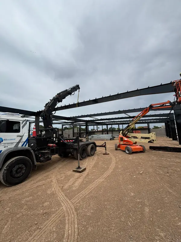 Plataforma elevada trabajando 8